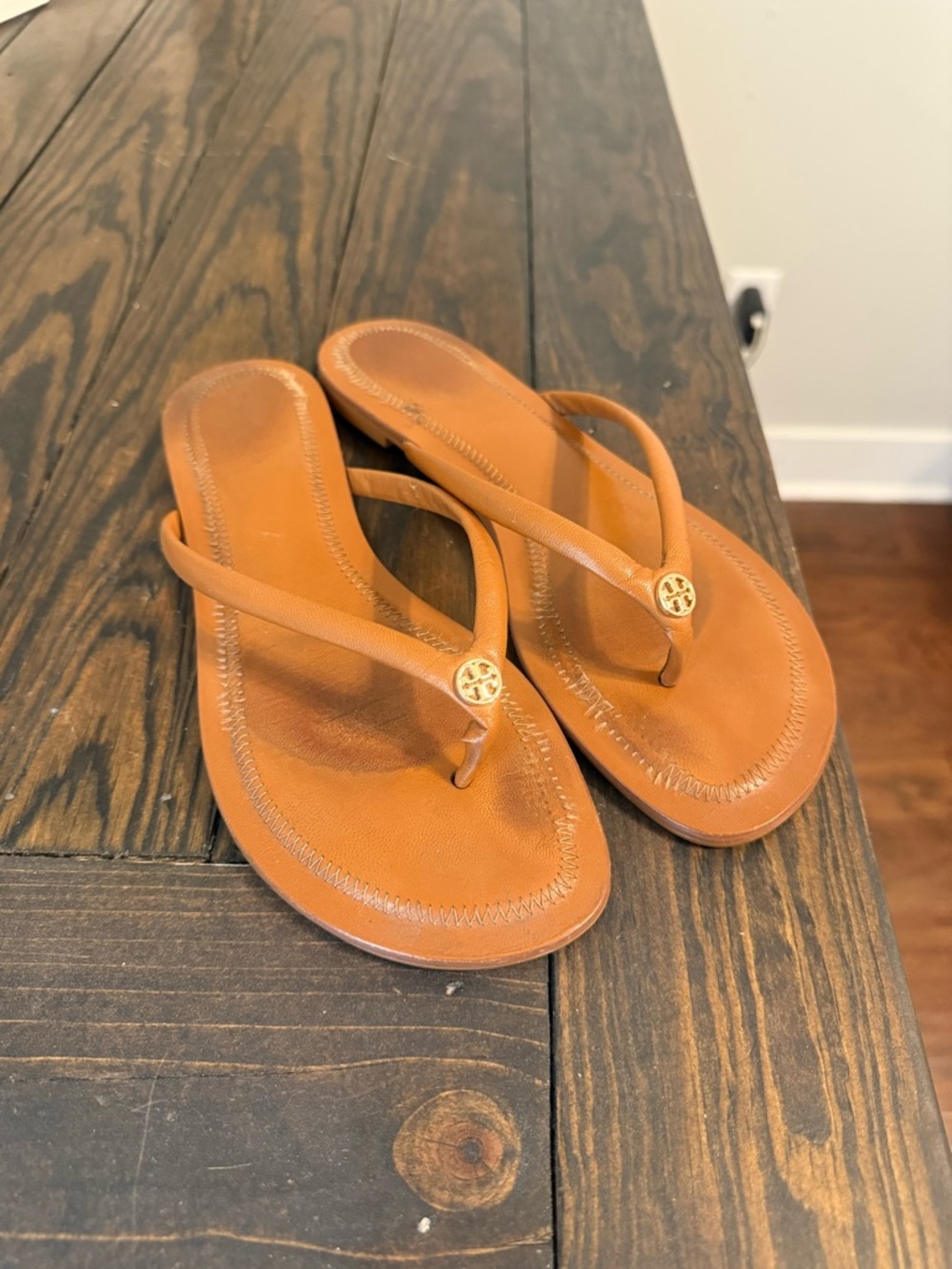 Tory Burch Chelsea Leather Flip Flop